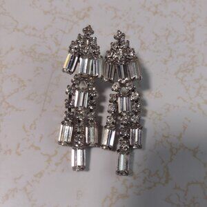 Beautiful and sparkly dangling earrings